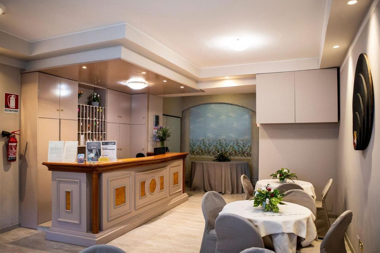 Hotel Astor Piacenza Ngoại thất bức ảnh