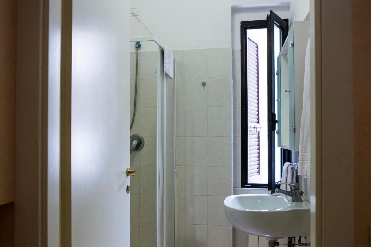 Hotel Astor Piacenza Ngoại thất bức ảnh